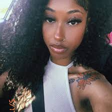 🎄✨How to Make a Christmas Tree Base with a Clothes Basket 🎄✨ Create a  Christmas tree base using a simple plastic clothes basket. 🎄✨This is a  simple, easy and no complicated idea