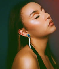 Fashioning Indigenous Identity and Resistance — Threading Change