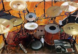Shuffle twist' by ammons opens the b side, and it's a great romping blues. Charlie Watts Drummerworld
