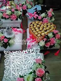 Serikan majlis perkahwinan dengan hiasan gubahan dan perkahwinan yang. Sentuhan Nin S Gubahan Hantaran Perkahwinan Pertunangan Facebook