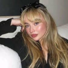 Lena (@itgirlsoyeon)