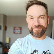 Mark Castonguay's Instagram, Twitter & Facebook