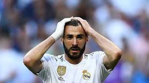 Il y a damien rieu et damien lefèvre (son vrai nom). Damien Rieu Compare Karim Benzema A Un Terroriste Les Internautes Indignes Alnas Fr