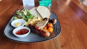 With all those yawning vibes and endless snooze button brawl, no way one would fawn to the kitchen and prepare a generous platter without sacrificing time. 6 Cafes In Kl That Are Perfect For Instagram Along With The Best Deals