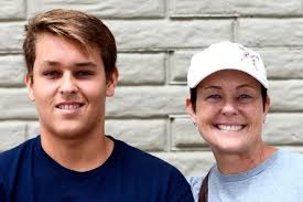 Nostalgic Naugles is back and so are the crowds for the bean and cheese  burrito