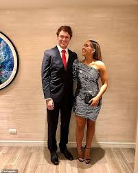 Within hours, they lost willow. Footy Wag Amie Rohan Shares Cryptic Posts After Estranged Husband Gary Moved On With Team Trainer Daily Mail Online