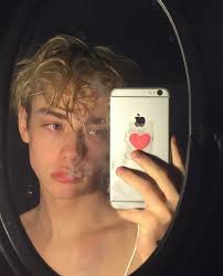 Discover (and save!) your own pins on pinterest G E O R G I A N A Cute Boys Cute White Boys Grunge Boy