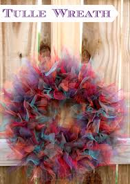 This fabric is a stiffer netting which makes it ideal since it will stand vertically and not just flop down as most fabrics would. Diy Fall Tulle Wreath Turkeytablescapes