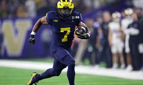 Donovan Edwards scores the National Championship Game's first points