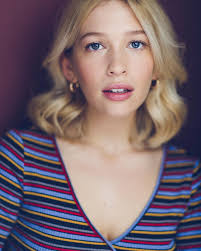 Horror theatre fans! This Sunday at Stone Circle is for you! Loose Teeth is  a horror play written by Kat Collin. This staged reading is directed by  Hanna Yurfest and features the