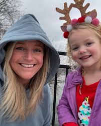 Friends, I'm starting the year off so thankful for you and thankful for  immense peace and clarity going into 2025. I think it's going to be an  excellent one 💯🖤 A month