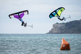 Le mondial du vent se déroule à port leucate c'est soleil et vent garantie durant le mondial du vent avec des conditions sont au top pour le windsurf et kitesurf. Sailing News Kite Foil Wing Foil Mondial Du Vent Leucate Fra Final Results