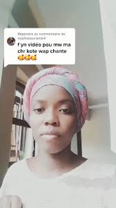 Yole Dérose chante "Koupe Kann" avec des effets vocaux spéciaux