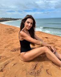 De maiô, Patrícia Poeta posa deslumbrante em praia paradisíaca: Ócio  criativo | TV & Famosos | gshow