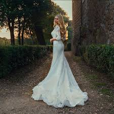 Matrimonio romantico e intimo per martina stella e andrea manfredonia. Martina Stella Gli Abiti Da Sposa Sfoggiati Alle Nozze Con Andrea