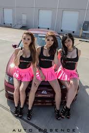 Wanita memang dikodratkan untuk memakai rok, walaupun lebih banyak wanita sekarang yang tidak memiliki koleksi rok dalam lemari mereka tetapi sebagian dari mereka juga. Rok Mini Tiga Model Seksi Gaya Sensual Tiga Model Seksi Galeri Foto Otosia Com Otosia Com
