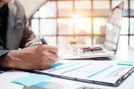 How To Become An Insurance Adjuster | 2021Training.com