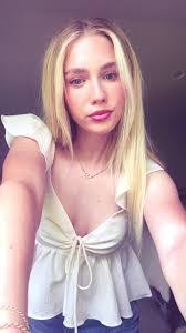 Ronda Queen's Instagram, Twitter & Facebook