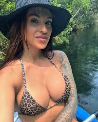 Renee Mattos - Free sexy pics, galleries & more at Babepedia