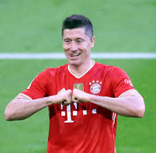 Rekordzista 40 bramek w jednym sezonie bundesligi. Fc Bayern Ein Tor Fehlt Robert Lewandowski Noch Bis Gerd Muller Welt