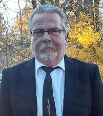 Ricky Ayers's Instagram, Twitter & Facebook