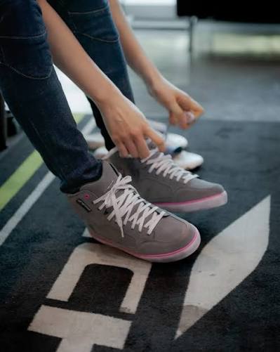 Top recommended motorcycle shoes for petite women -- Alpinestars J-6 WP (source: Facebook)