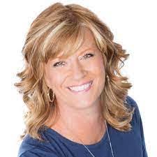 Dawn Stolle's Instagram, Twitter & Facebook