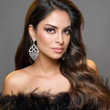 Fernanda Paz's Instagram, Twitter & Facebook