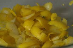 Quando parliamo di brucia grassi naturali, intendiamo degli alimenti che aumentano il senso di sazietà, oppure vanno a stimolare oò metabolismo attraverso la termogenesi. Tisana Brucia Grassi Alla Buccia Di Limone Tisane Rimedi Naturali Alimenti