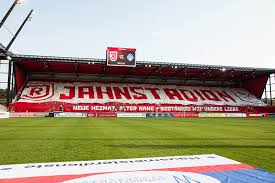 Aufrichtiger und respektvoller umgang miteinander sind essenziell für eine tolerante fußballkultur. Ssv Jahn Regensburg Choreographien