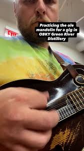 It was so great to see friend Steven Hinde today!! He came by the shop to  pick up the newest Faris Guitar Co. this is the guitar dueling with the  1937 in