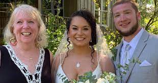 Ontario Wedding Officiant Inspired By Her Own Love Story | Life & Culture  News | Richlandsource.com
