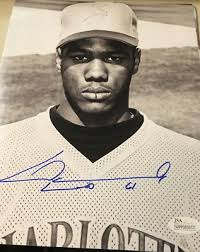 AUTOGRAPHED LIVAN HERNANDEZ 8X10 PHOTO JSA AUTHENTICATED MINOR LEAGUE SHOT 