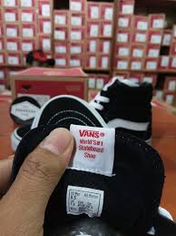 Sebenernya ori kagak sih yang dia jual? 10 Cara Membedakan Sepatu Vans Asli Dan Palsu Updated 2021 Bukareview