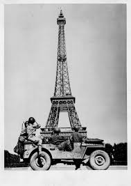 Upgrade for optional seine river cruise! Ministere Des Armees On Twitter Liberationdeparis 25 08 44 Le Drapeau Tricolore Flotte Sur La Tour Eiffel Devant Des Soldats Americains Ecpa D Http T Co Vy9ft5ydpo