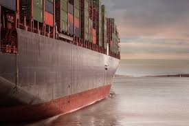 A giant container ship ran aground in the suez canal, blocking off traffic in both directions on one of the world's busiest maritime trade routes. Containerschiff Blockiert Suezkanal Radio Beo