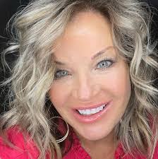 Derenda Smith's Instagram, Twitter & Facebook