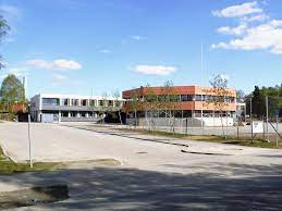 Gjestene ordner selv med matlaging, oppvask, vask av gulv, og ellers rydding av hytten inne og ute. Breidablikk Skole Fau Home Facebook
