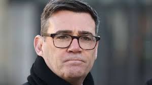 Prince William halts summer break to make huge announcement