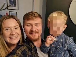 Llevaron a su hijo al hospital por una supuesta varicela y le  diagnosticaron un tumor cerebral inoperable