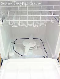 How To Clean A Dishwasher In 3 Steps Conseils De Nettoyage Trucs Et Astuces Maison Et Produit Nettoyage