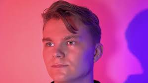 Robin Woods Returns To Our New Music Feeds With 'Better Than Me' Alongside  Max Vermeulen & Okafuwa!