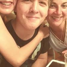 Rachel Caylor (lovemyfam6129)