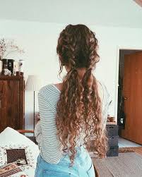 Women with curly hair have a unique allure that marvelously combines playfulness with charm and sex appeal. Image Shared By Mya Find Images And Videos About Fashion Style And Pretty On We Heart It The App To Get Curly Hair Styles Hair Styles Long Hair Styles