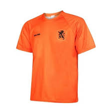 De gehele voorkant heeft dunne horizontale strepen in de stof verwerkt. Nederlands Elftal Shirt 2018 19 Kopen Goedkope Replica Voetbalshirts