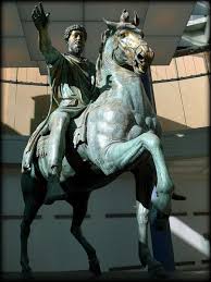 One Of The Most Famous Statues In The World Stands The Most Famous Sculptures In The World And Where You Can See Them Famous Sculptures Equestrian Statue Western Sculpture