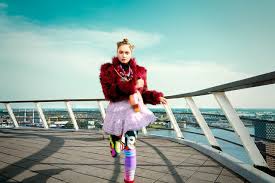 R.tl/1ppo4mf bekijk de hele aflevering. Joe Anth Tan Hollandntm9 E4 Hanging From The Euromast