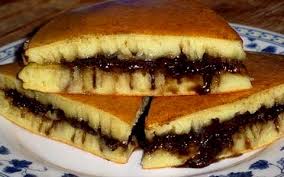 Nah, penasaran ingin membautnya sendiri? Cara Membuat Martabak Manis