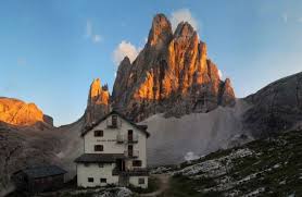 Rifugio - Zsigmondy E. - Comici E. [2224 m] - Escursionismo.it