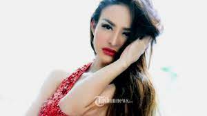 Cynthiara alona liburan bersama pria barunya. Cynthiara Alona Ditetapkan Jadi Tersangka Ternyata Hotelnya Jadi Tempat Prostitusi Tribunnews Com Mobile